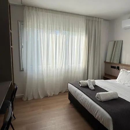 Centre Cozy Luxury Entire Homee